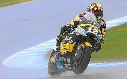 Luthi rodando sobre el mojado trazado de Phillip Island. Luthi rodando sobre el mojado trazado de Phillip Island.
