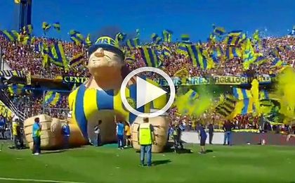El impresionante recibimiento a los jugadores de Rosario Central antes del clásico ante Newell's El impresionante recibimiento a los jugadores de Rosario Central antes del clásico ante Newell's