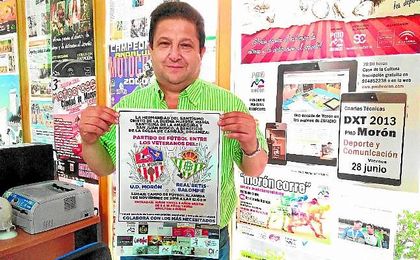 Juan Valle, organizador del amistoso que enfrentará a veteranos de la U.D. Morón y el Real Betis. Juan Valle, organizador del amistoso que enfrentará a veteranos de la U.D. Morón y el Real Betis.