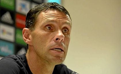 Gustavo Poyet, en sala de prensa. Gustavo Poyet, en sala de prensa.