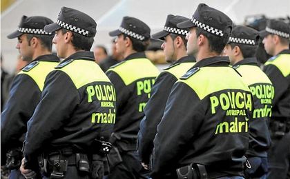 Los mensajes indicaban que su hijo "era un chivato" y que debía pagar 600 euros. Los mensajes indicaban que su hijo "era un chivato" y que debía pagar 600 euros.