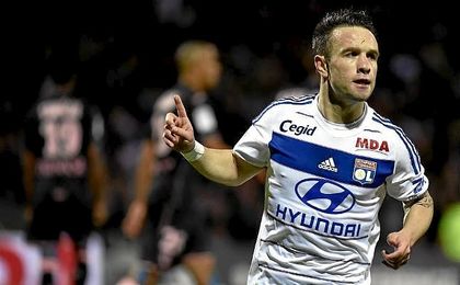 Valbuena celebra un gol con el Olympique de Lyon. Valbuena celebra un gol con el Olympique de Lyon.