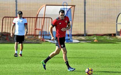 El defensa sevillista de nuevo en la lista. El defensa sevillista de nuevo en la lista.