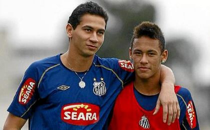 Neymar y Ganso explotaron en el Santos, con el que ganaron el Paulista y la Copa de Brasil en 2010. Neymar y Ganso explotaron en el Santos, con el que ganaron el Paulista y la Copa de Brasil en 2010.