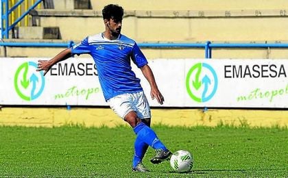 El centrocampista palaciego ha vuelto esta temporada al Écija. El centrocampista palaciego ha vuelto esta temporada al Écija.