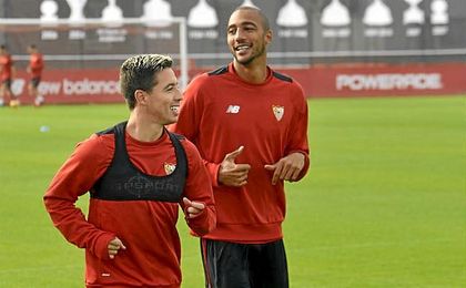 N´Zonzi, junto a Nasri en un entrenamiento. N´Zonzi, junto a Nasri en un entrenamiento.