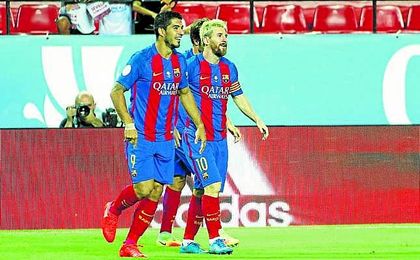 Suárez y Messi, en la ida de la Supercopa en Nervión. Suárez y Messi, en la ida de la Supercopa en Nervión.