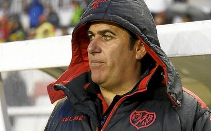 La destitución de Sandoval pone fin a la segunda etapa del técnico madrileño en el Rayo Vallecano. La destitución de Sandoval pone fin a la segunda etapa del técnico madrileño en el Rayo Vallecano.