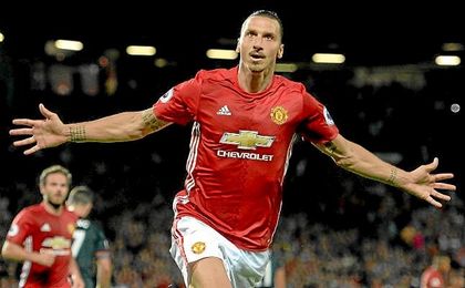 Ibrahimovic celebra un gol con el Manchester United. Ibrahimovic celebra un gol con el Manchester United.