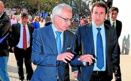 Martínez Feria, López Catalán y Haro (al fondo), durante el juicio concursal. Martínez Feria, López Catalán y Haro (al fondo), durante el juicio concursal.