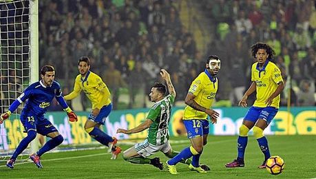 Rubén Castro sumó ante Las Palmas su noveno partido seguido sin marcar. Rubén Castro sumó ante Las Palmas su noveno partido seguido sin marcar.