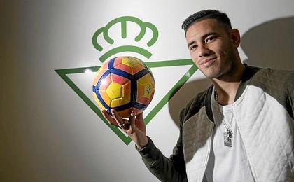 El delantero espera firmar pronto su primer gol como bético. El delantero espera firmar pronto su primer gol como bético.