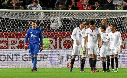 Sergio Rico, héroe del encuentro en su recta final. Sergio Rico, héroe del encuentro en su recta final.
