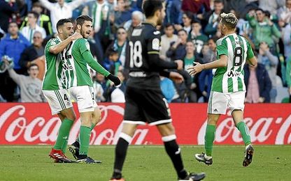 El Betis vive en una zona tranquila. El Betis vive en una zona tranquila.