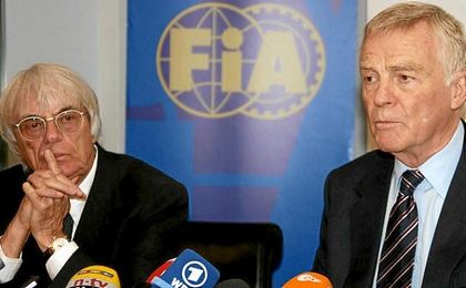 Mosley considera un "error" la destitución de Ecclestone Mosley considera un "error" la destitución de Ecclestone