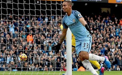 Gabriel Jesús salva al Manchester City en el descuendo Gabriel Jesús salva al Manchester City en el descuendo