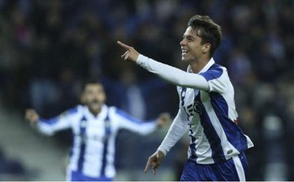 Óliver Torres, celebrando un gol con el Oporto. Óliver Torres, celebrando un gol con el Oporto.