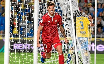 Correa celebra con rabia su gol ante Las Palmas, saltó al campo tres minutos antes. Correa celebra con rabia su gol ante Las Palmas, saltó al campo tres minutos antes.