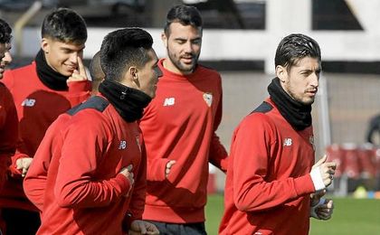 Escudero vuelve a la lista de convocados con el Sevilla. Escudero vuelve a la lista de convocados con el Sevilla.
