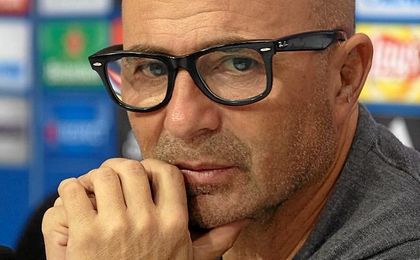 Sampaoli, en la rueda de prensa previa al partido contra el Leicester. Sampaoli, en la rueda de prensa previa al partido contra el Leicester.