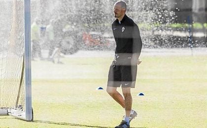 Fernando Soriano, destituido como entrenador del Almería Fernando Soriano, destituido como entrenador del Almería