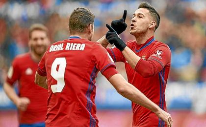 Guiño del Osasuna a sus seguidoras. Guiño del Osasuna a sus seguidoras.