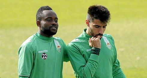 Cedrick, en su etapa en el Betis junto a Chuli. Cedrick, en su etapa en el Betis junto a Chuli.