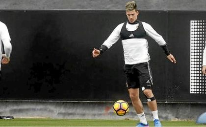 Mina tampoco podrá jugar ante el Barcelona por una lesión muscular Mina tampoco podrá jugar ante el Barcelona por una lesión muscular