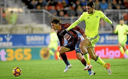 El Betis-Eibar, en la tarde del Domingo de Resurreción. El Betis-Eibar, en la tarde del Domingo de Resurreción.