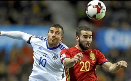 Carvajal, en un lance del partido frente a Israel. Carvajal, en un lance del partido frente a Israel.