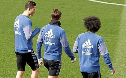 Zidane vuelve a hacer rotaciones. Zidane vuelve a hacer rotaciones.