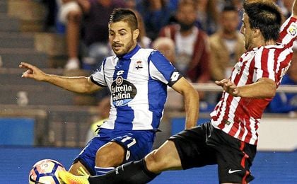 Carles Gil fue de los destacados del Deportivo ayer. Carles Gil fue de los destacados del Deportivo ayer.
