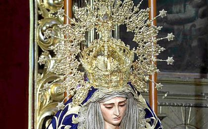 Un error en la tintorería deja sin manto de salida a la Virgen del Buen Fin Un error en la tintorería deja sin manto de salida a la Virgen del Buen Fin