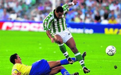 Denilson, en un encuentro en la isla del Betis. Denilson, en un encuentro en la isla del Betis.