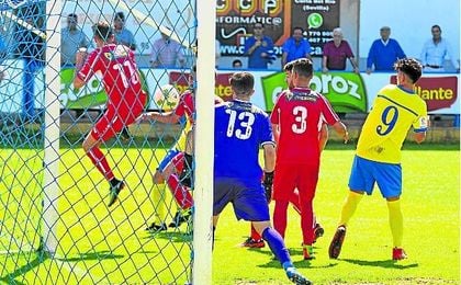 El Utrera, goleado en Coria. El Utrera, goleado en Coria.