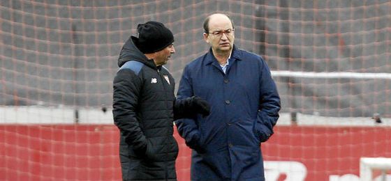 Castro y Sampaoli han decidido consensuar el discurso. Castro y Sampaoli han decidido consensuar el discurso.
