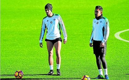 Petros ve a Dani Ceballos como uno más de su familia: "Es un hermano que he ganado en la vida". Petros ve a Dani Ceballos como uno más de su familia: "Es un hermano que he ganado en la vida".