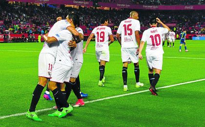 El Sevilla volvió a tirar de su banquillo para doblegar al Celta con un gol fabricado por Nasri y Ben Yedder, que comenzaron como suplentes. El Sevilla volvió a tirar de su banquillo para doblegar al Celta con un gol fabricado por Nasri y Ben Yedder, que comenzaron como suplentes.