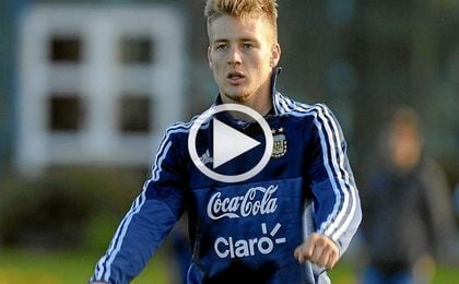 Santiago Ascacibar es considerado el futuro ´5´ de Argentina. Santiago Ascacibar es considerado el futuro ´5´ de Argentina.