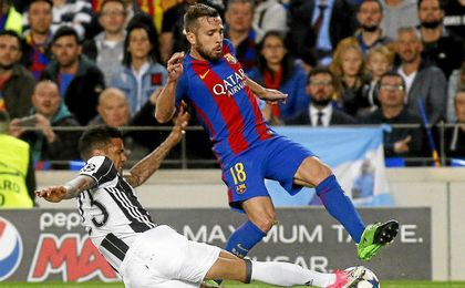 Jordi Alba no se ve fuera del Barcelona... ni en el banquillo. Jordi Alba no se ve fuera del Barcelona... ni en el banquillo.