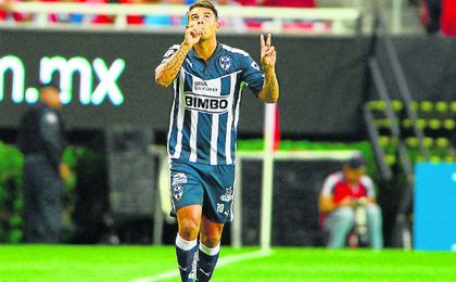 Edwin Cardona (24 años) ha sido internacional con Colombia en 25 ocasiones y está a gran nivel en México. Edwin Cardona (24 años) ha sido internacional con Colombia en 25 ocasiones y está a gran nivel en México.