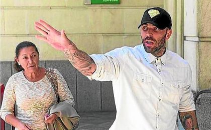 Una familiar del ultra detenido: "La Guardia Civil le odia"