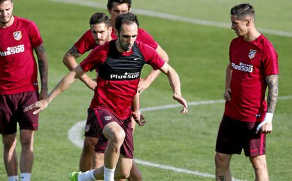 Juanfran entrenando con el Atlético. Juanfran entrenando con el Atlético.