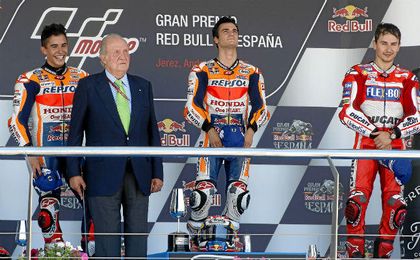 Pedrosa, junto a Márquez y Lorenzo, en el podio de Jerez. Pedrosa, junto a Márquez y Lorenzo, en el podio de Jerez.