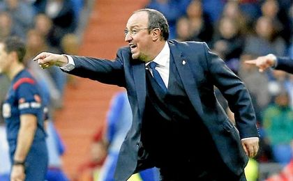 Rafa Benítez dirigiendo un partido. Rafa Benítez dirigiendo un partido.