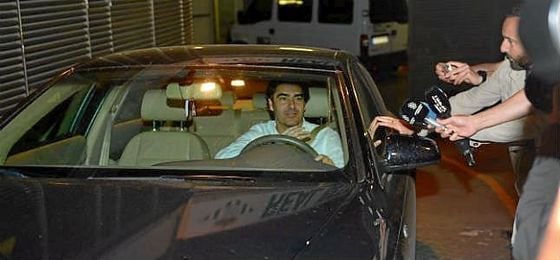 Ángel Haro, anoche saliendo del Benito Villamarín. Ángel Haro, anoche saliendo del Benito Villamarín.
