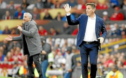 Berizzo, anoche en la banda de Old Trafford. Berizzo, anoche en la banda de Old Trafford.