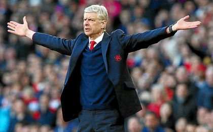 Wenger seguirá decidiendo sobre fichajes. Wenger seguirá decidiendo sobre fichajes.