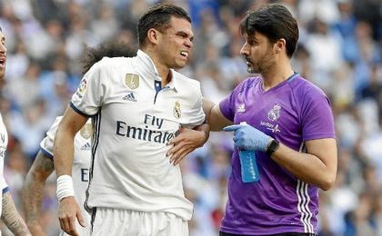 Pepe se lesionó contra el Atlético y no se despedirá sobre el césped. Pepe se lesionó contra el Atlético y no se despedirá sobre el césped.