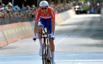 Tom Dumoulin demostró por qué es uno de los mejores especialistas contra el crono. Tom Dumoulin demostró por qué es uno de los mejores especialistas contra el crono.